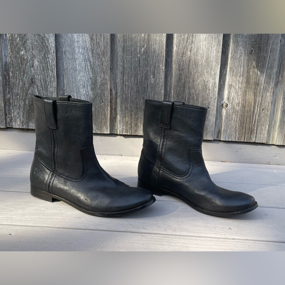 NIB Frye Anna Short, size 11, Black